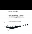 Libro del amante tumbado en un negro, pálido suelo